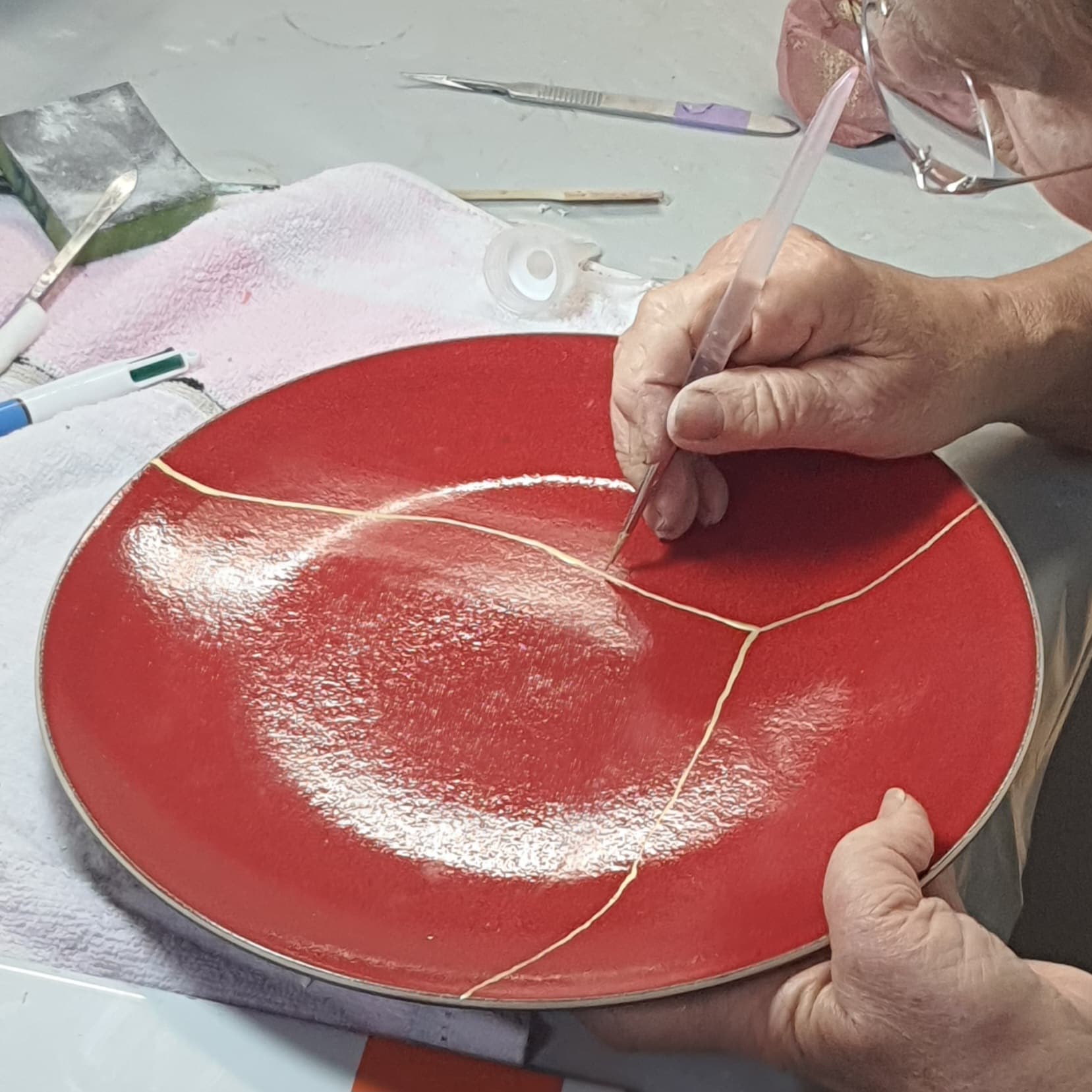 Kintsugi contemporain aux ateliers de la Cour Roland